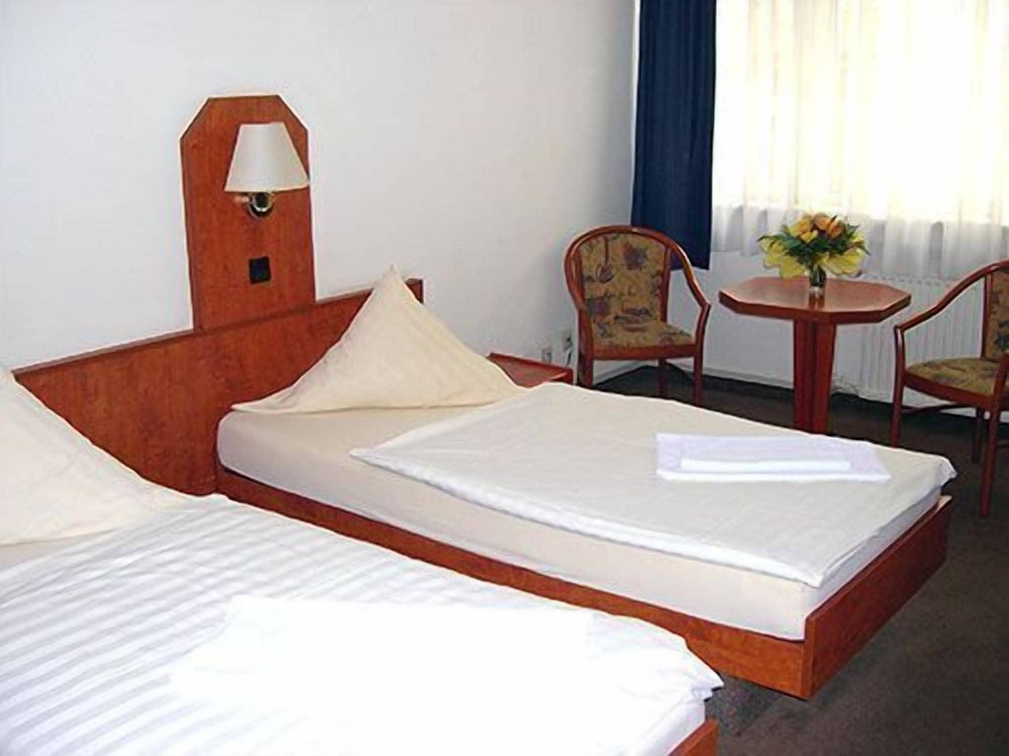 Hotel Rossija Francfort-sur-le-Main Chambre photo