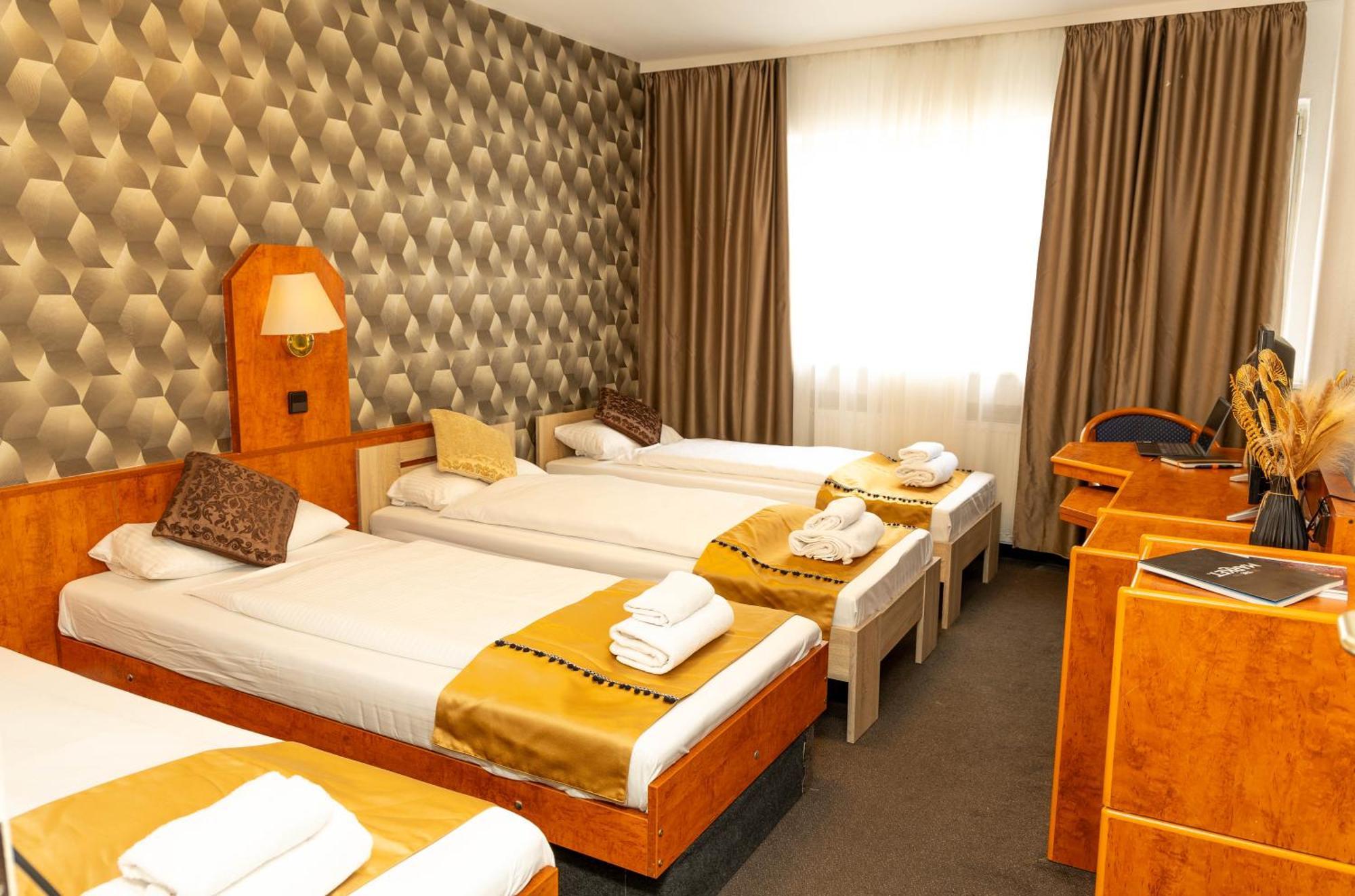 Hotel Rossija Francfort-sur-le-Main Extérieur photo