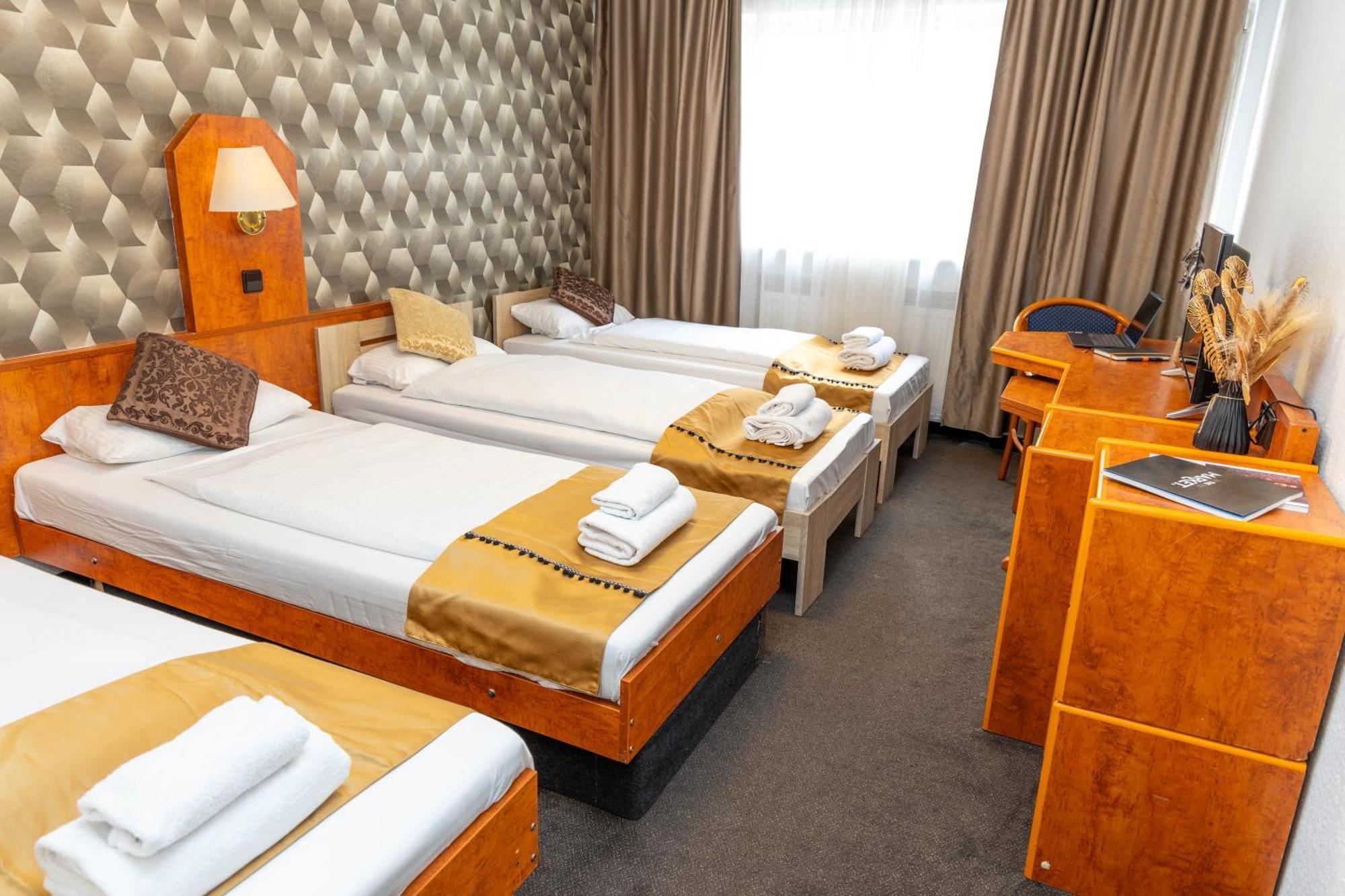 Hotel Rossija Francfort-sur-le-Main Extérieur photo