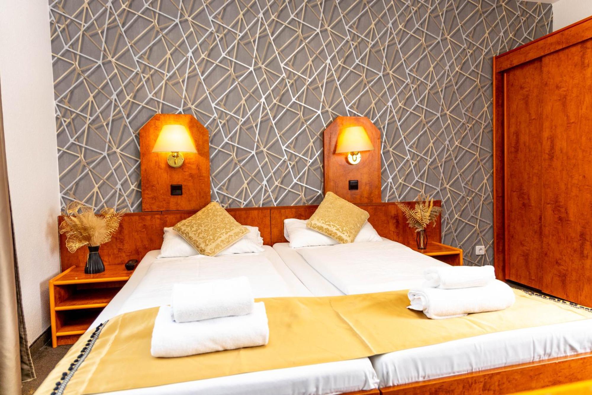 Hotel Rossija Francfort-sur-le-Main Extérieur photo