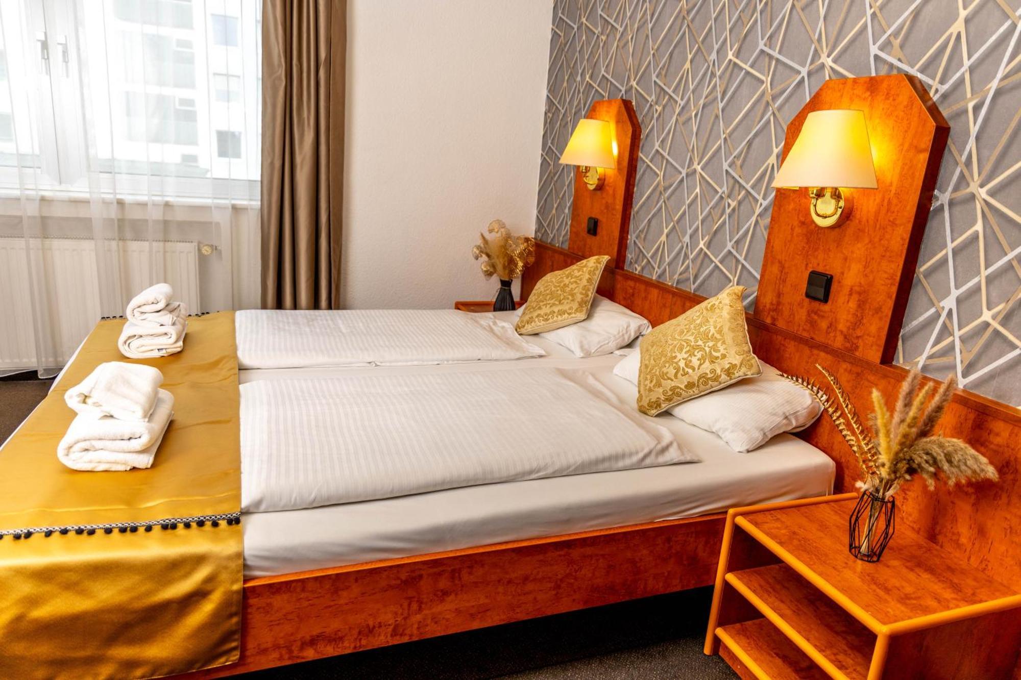 Hotel Rossija Francfort-sur-le-Main Extérieur photo