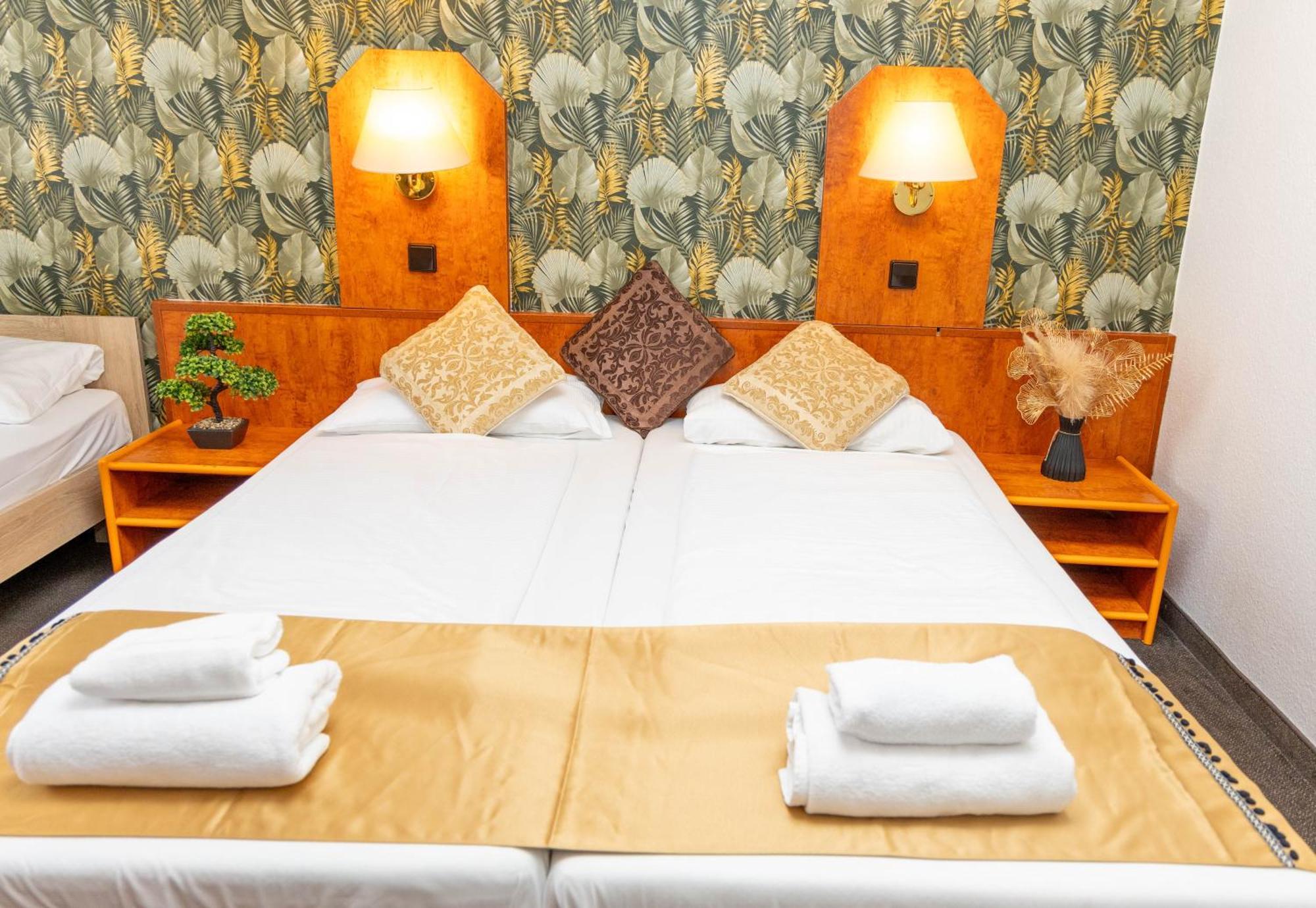 Hotel Rossija Francfort-sur-le-Main Extérieur photo