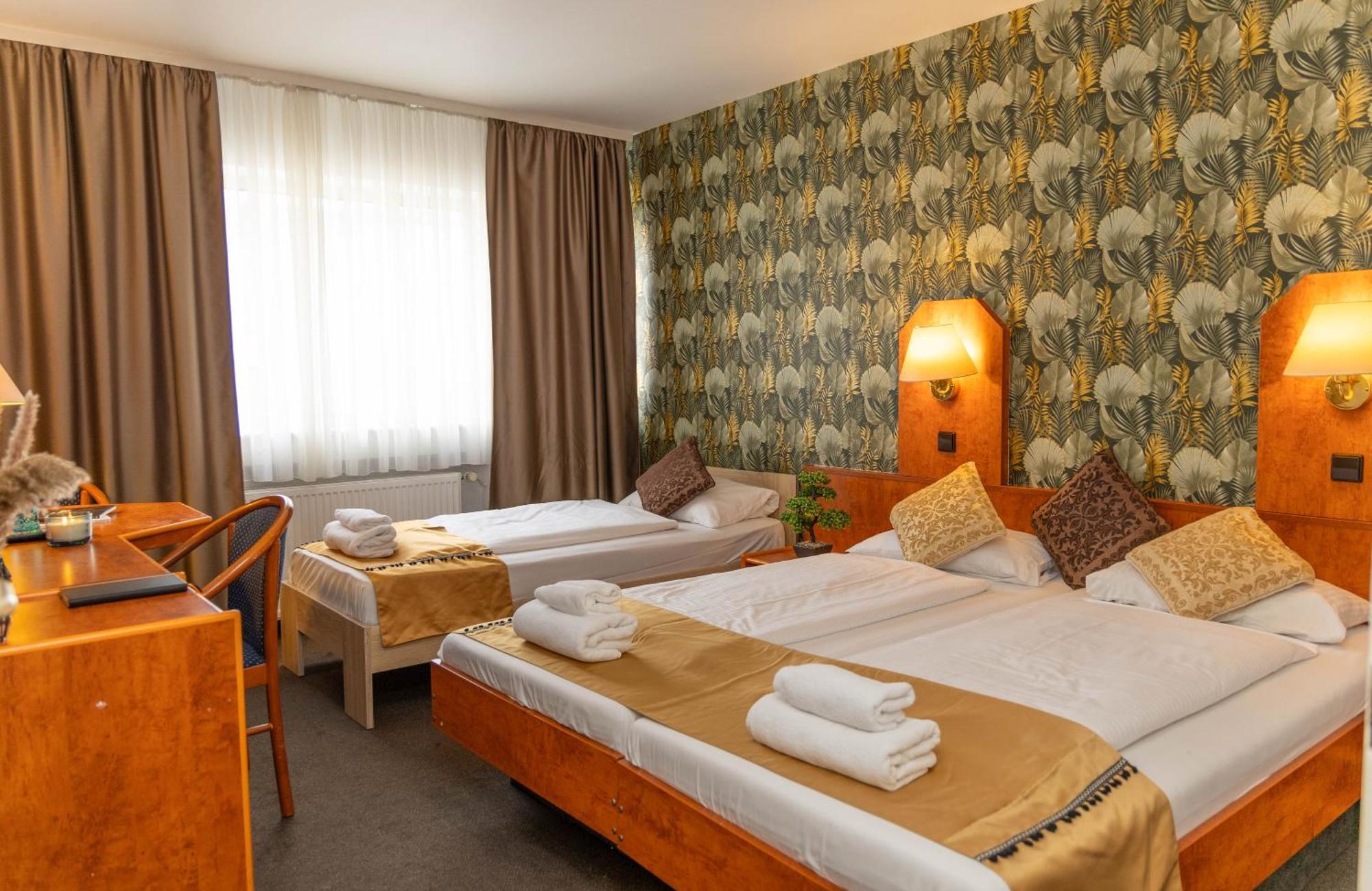 Hotel Rossija Francfort-sur-le-Main Extérieur photo