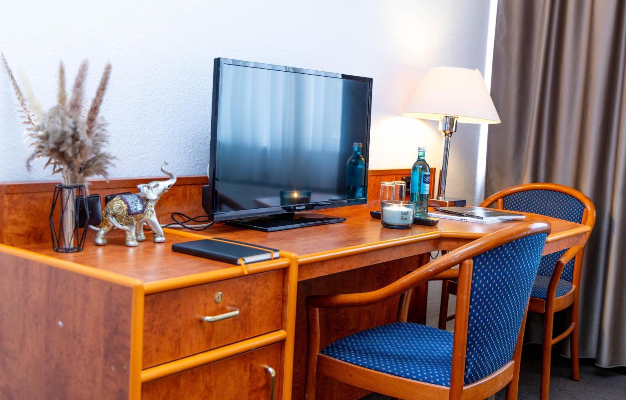 Hotel Rossija Francfort-sur-le-Main Extérieur photo