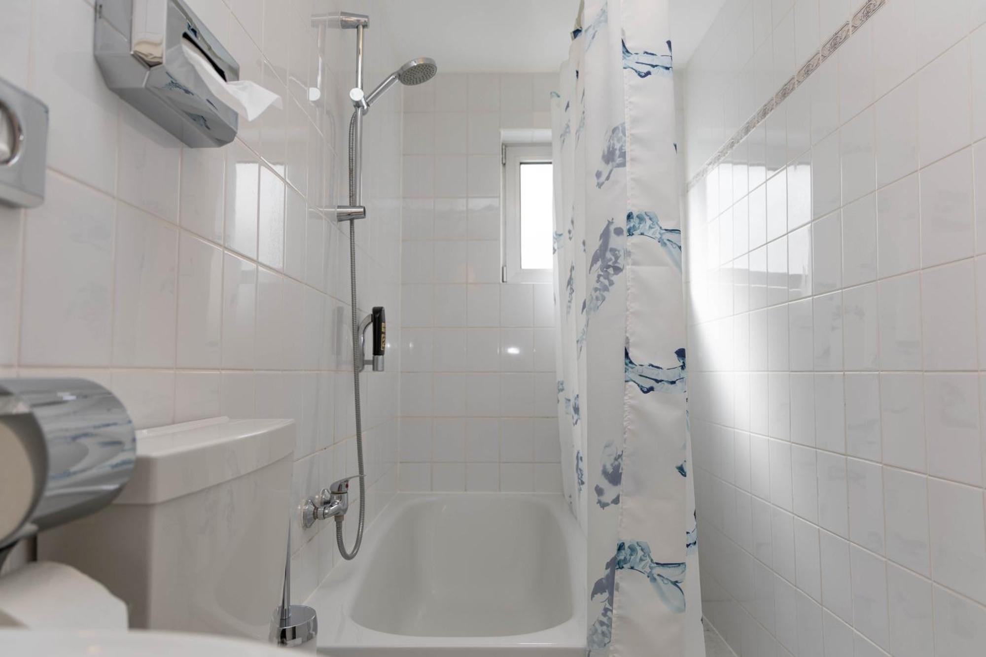 Hotel Rossija Francfort-sur-le-Main Extérieur photo