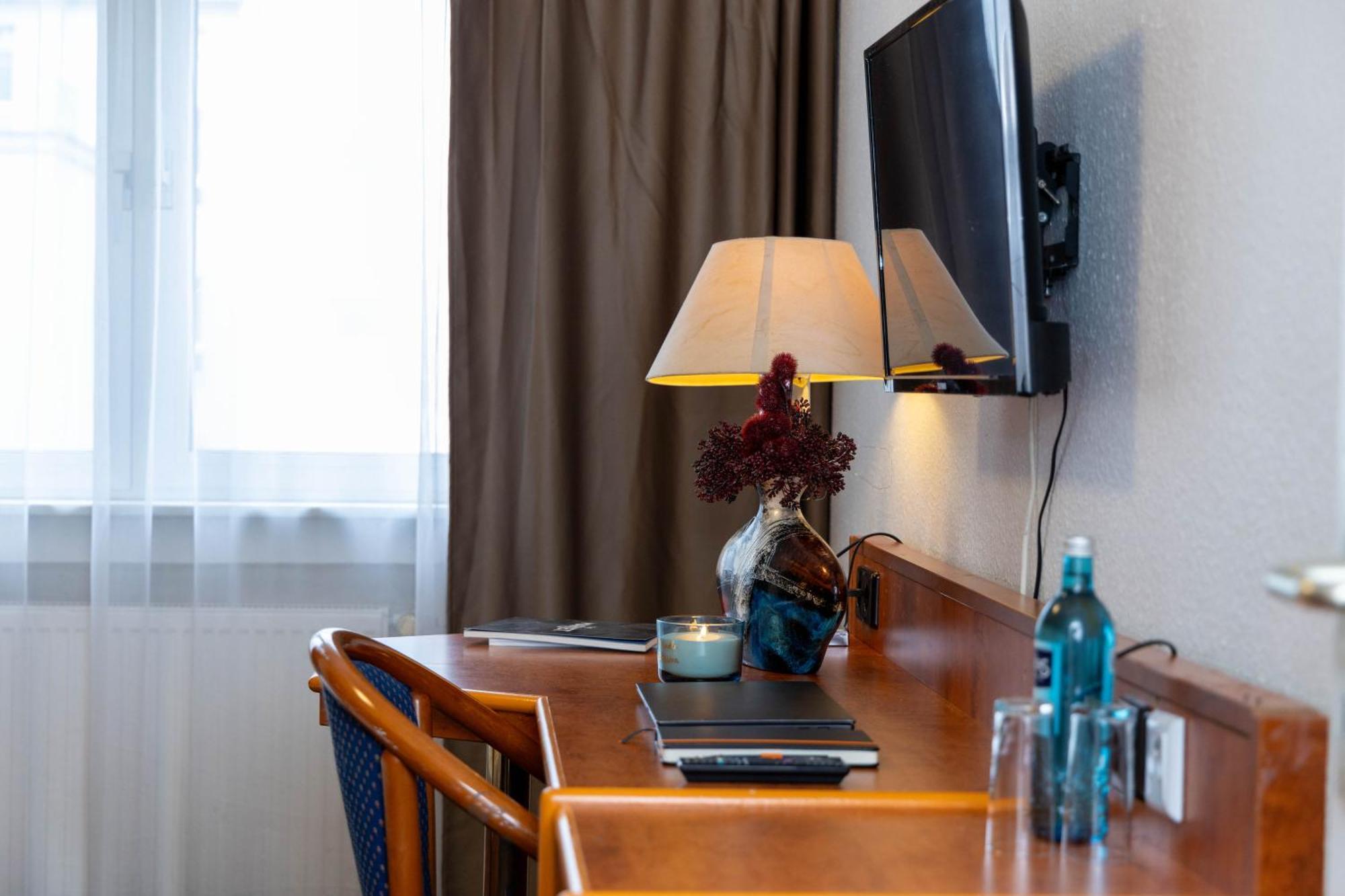 Hotel Rossija Francfort-sur-le-Main Extérieur photo