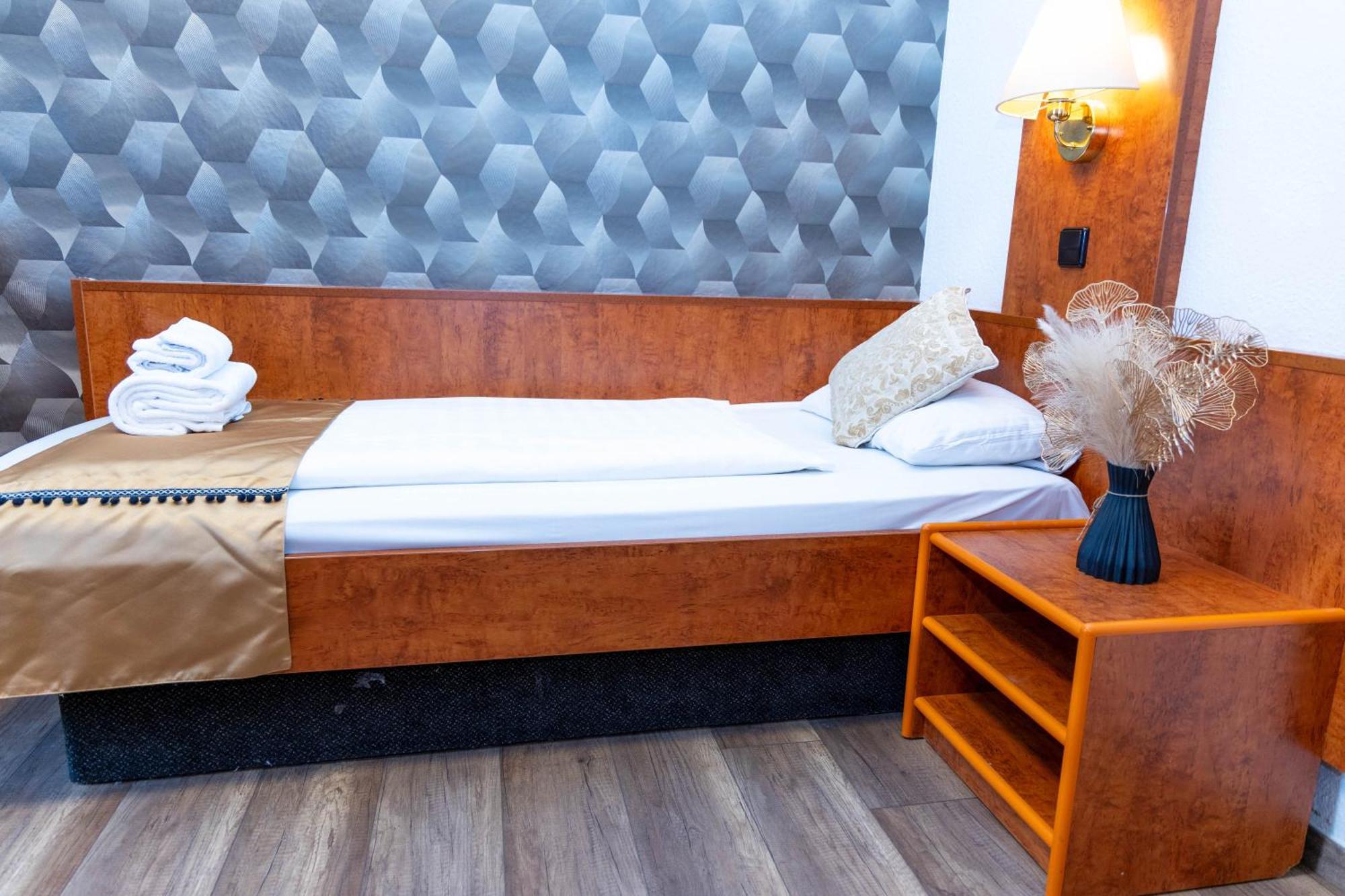 Hotel Rossija Francfort-sur-le-Main Extérieur photo